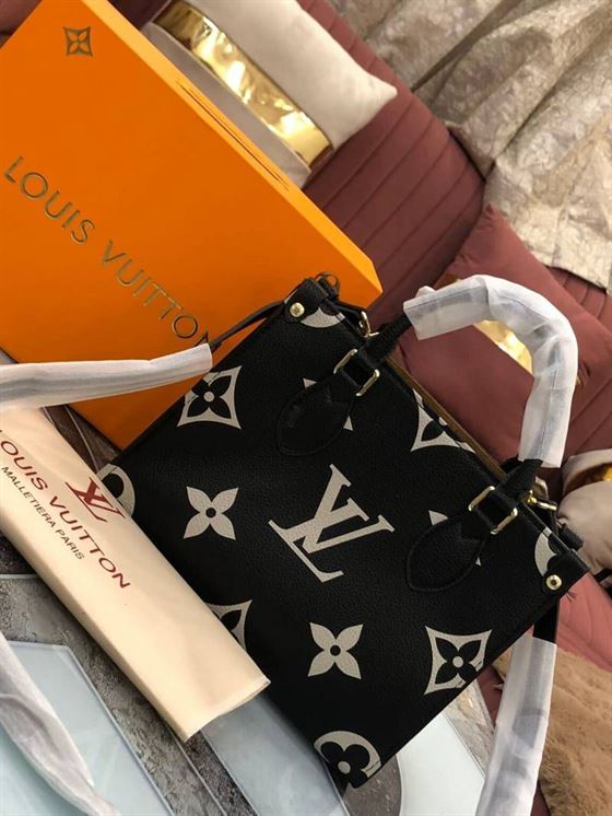 ROYAL TOTE 8