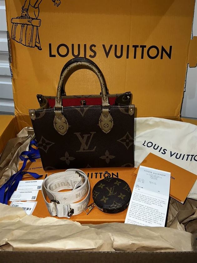 ROYAL TOTE 9