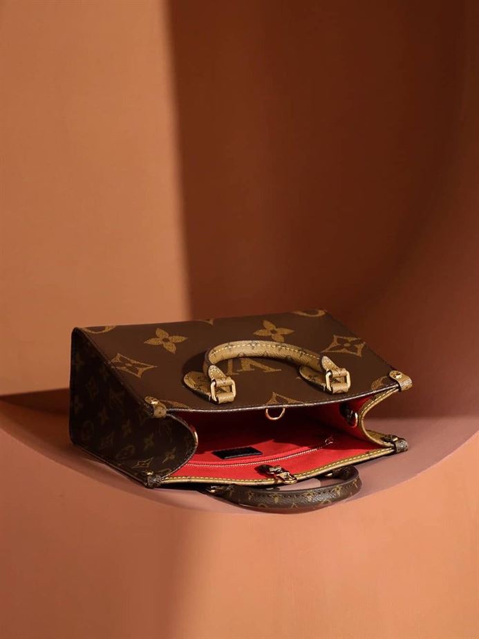 ROYAL TOTE 6