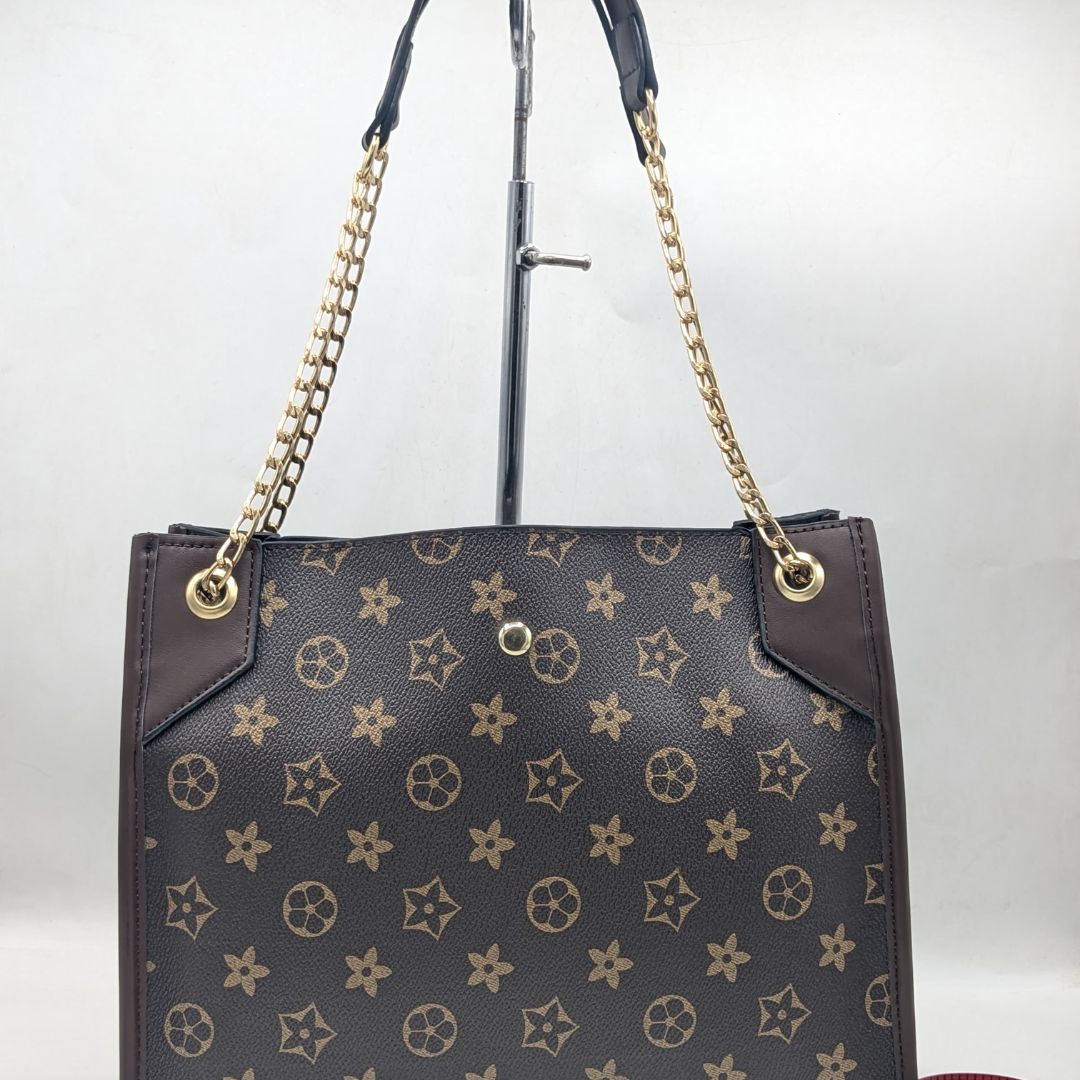 VERSATILE Tote 5