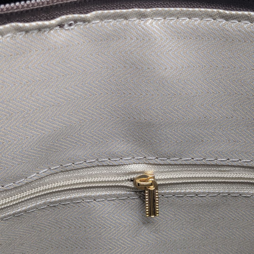 VERSATILE Tote 3