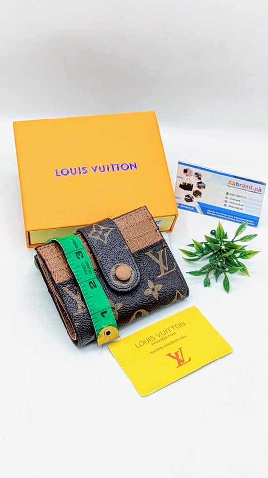BUTTON CardHolder