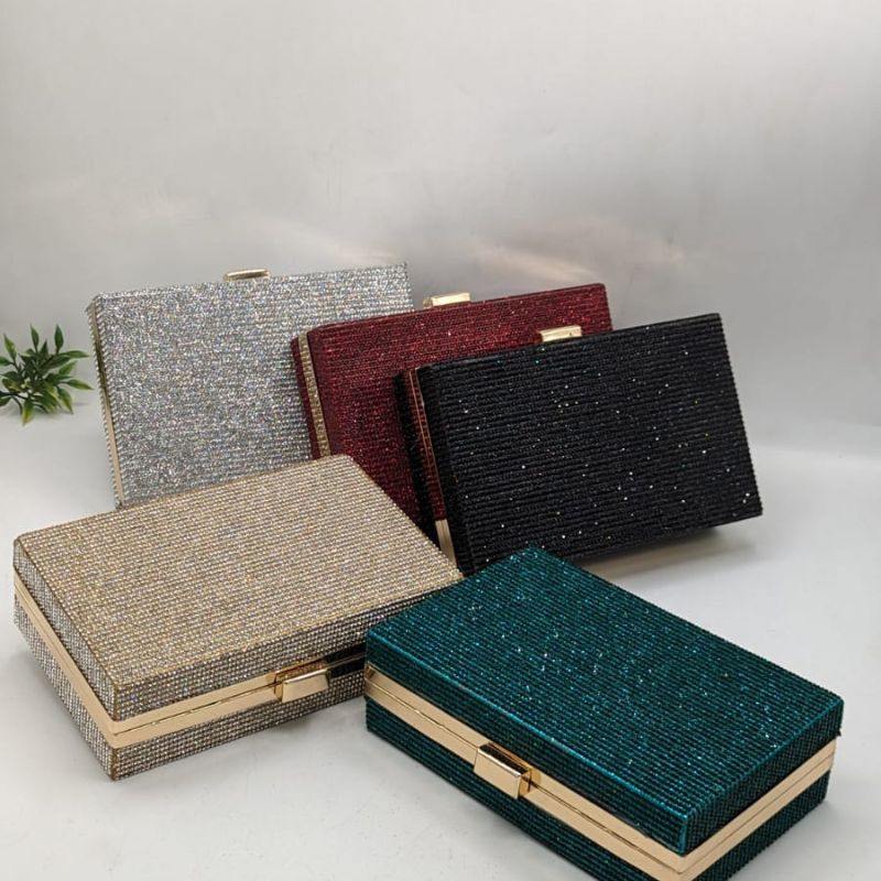BULKY BOX Clutch