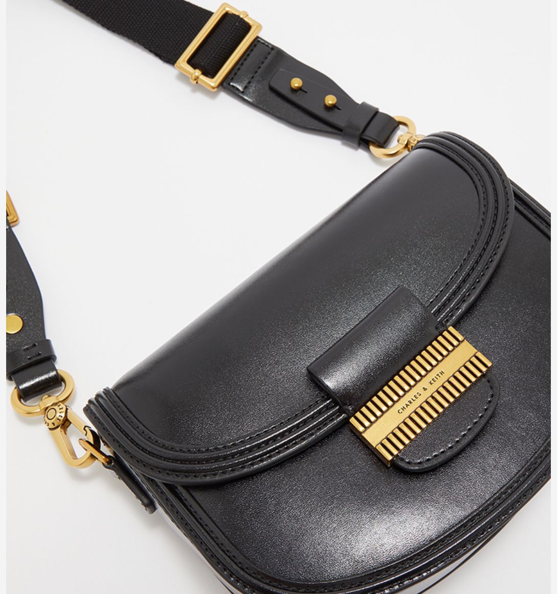 EMBOSSED Saddle Bag 4