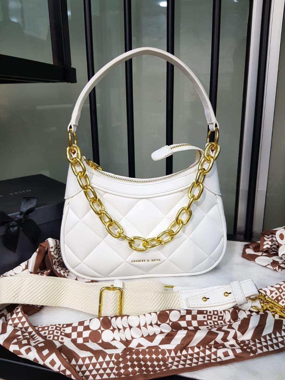 CHAIN  CrossBody