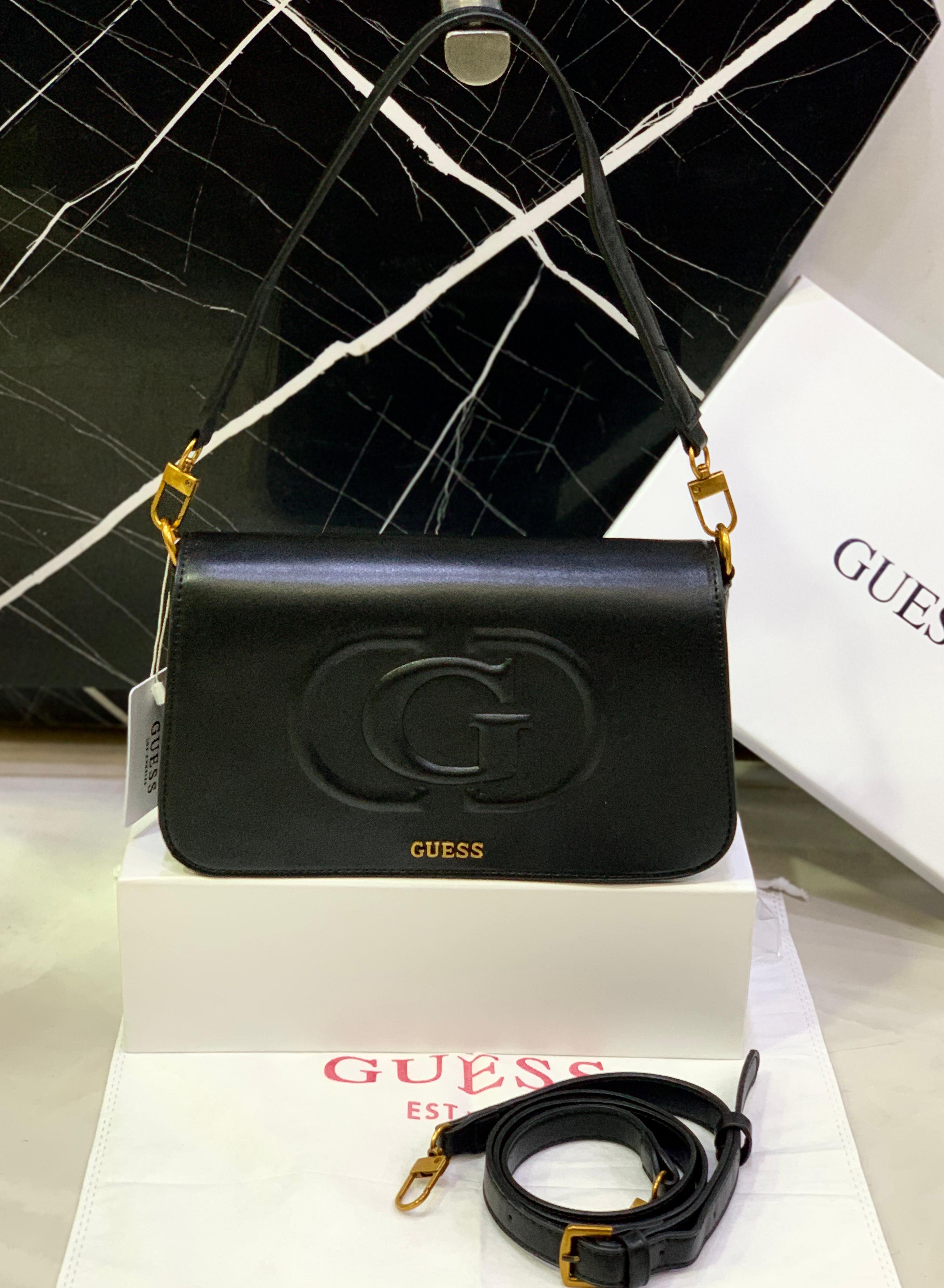 GUESS CrossBody 1