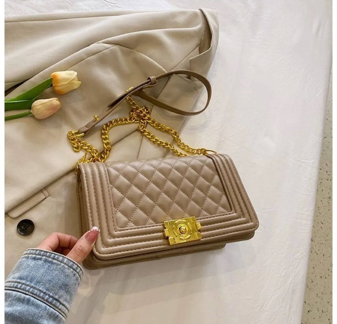 BOXY CrossBody