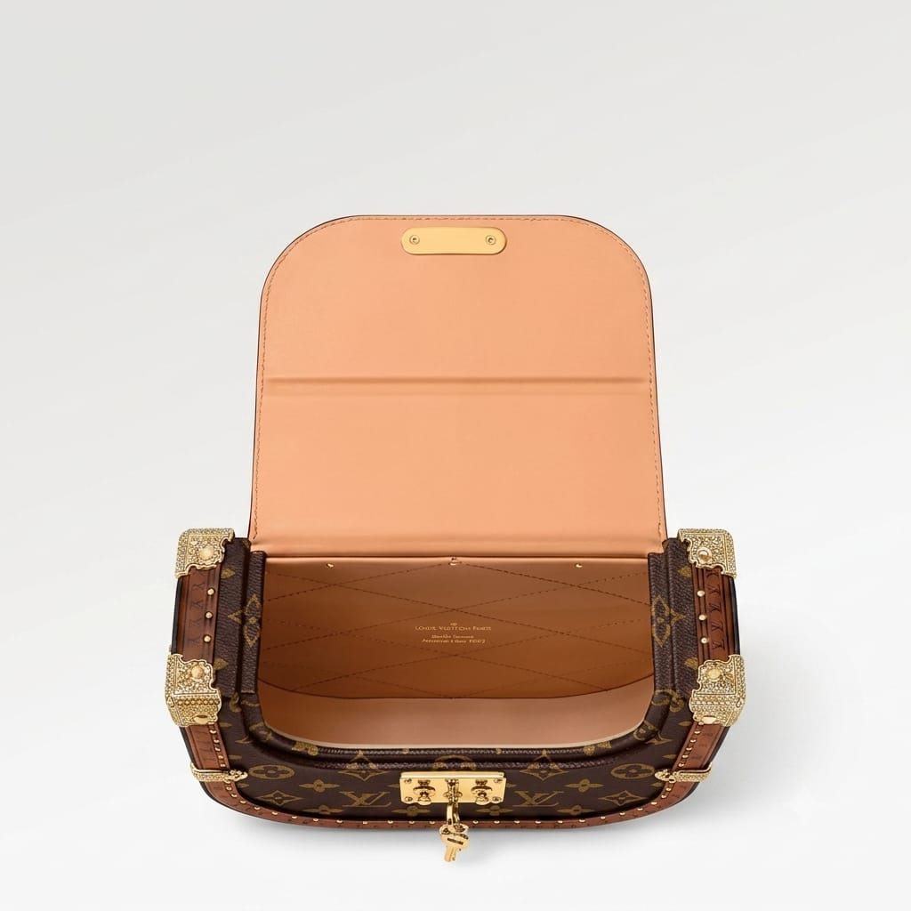 LOUIS VUITTON 4