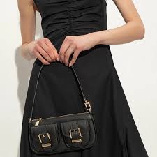 PEBBLED Pochette 4