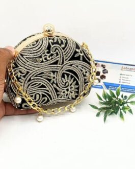 EMBEROIDERY Clutch