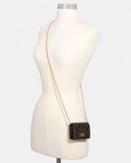 COMPACT CrossBody